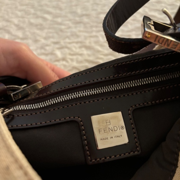 Authentic Vintage Fendi Baguette - Picture 7 of 9